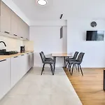 Apartman Pileckiego 59 Oddzielna Sypialnia I Bezplatny Parking By Perfect