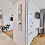 Apartment Pileckiego 59 Oddzielna Sypialnia I Bezplatny Parking By Perfect *